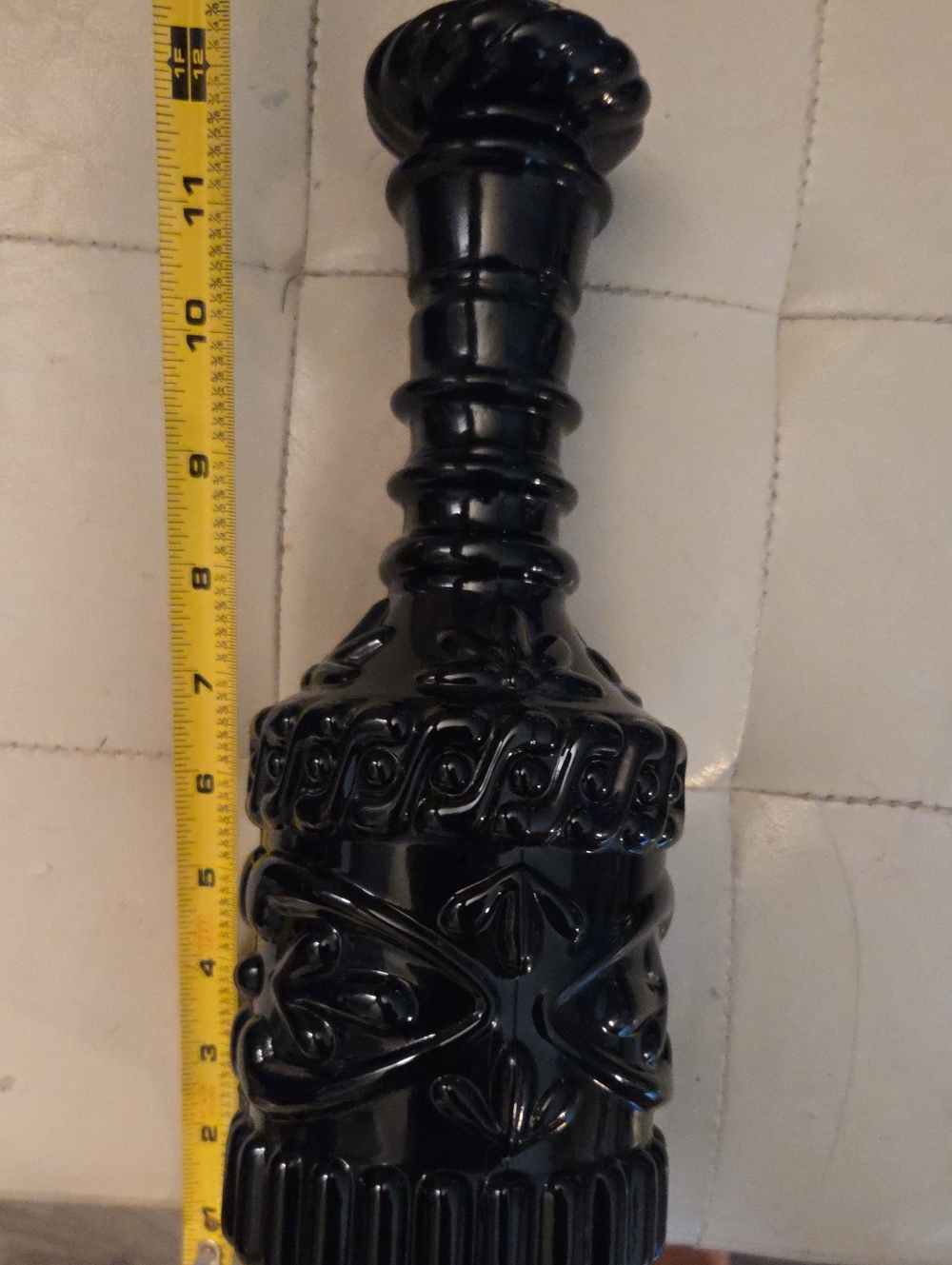 Black Jim Beam Decorative Glass Decanter with Ornate Design. - Picture 3 of 3